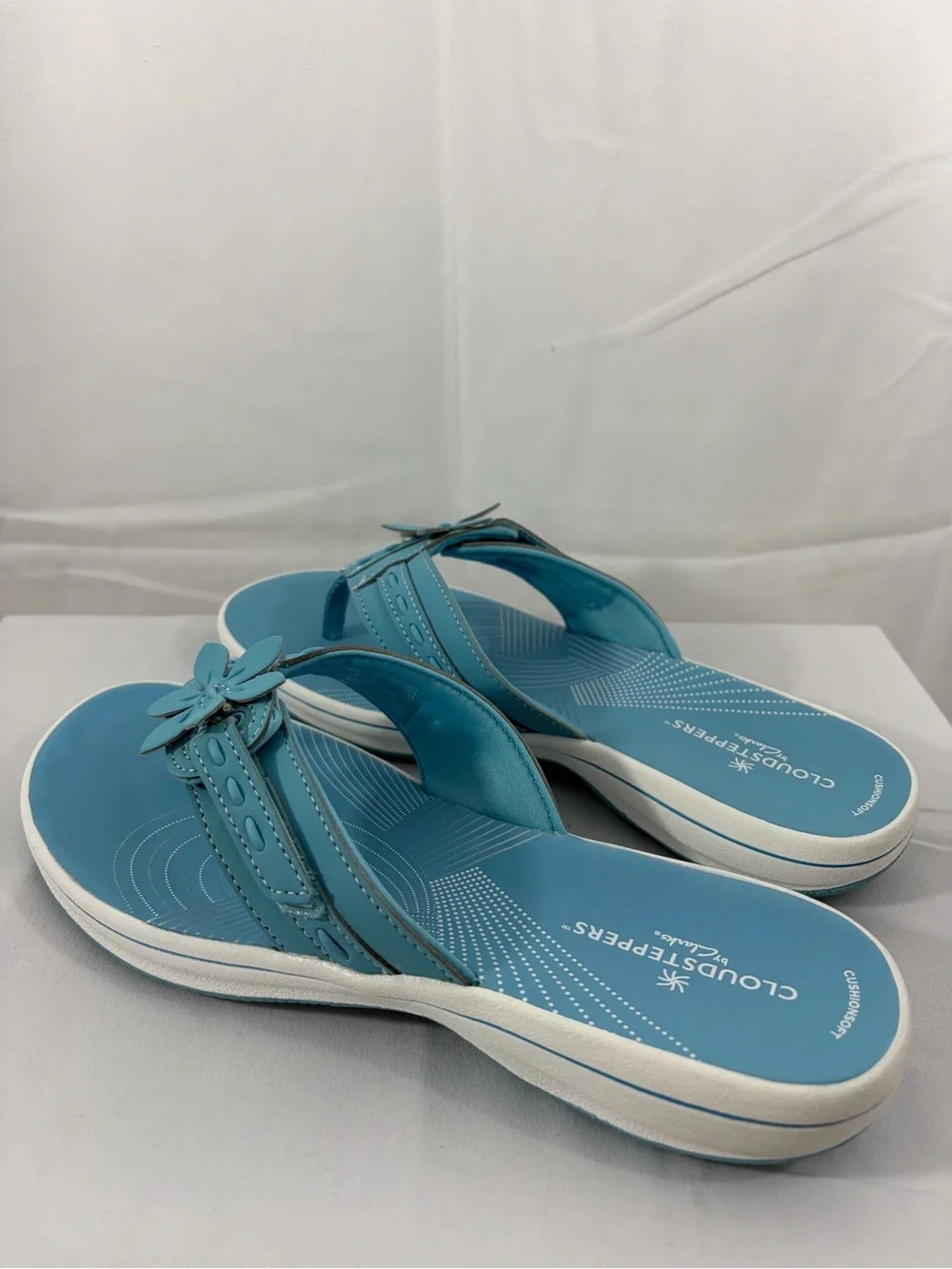 NWT Cloudsteppers by Clarks Women's Size 8 Teal Floral Sandals